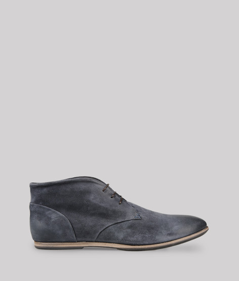 Lace-up shoe