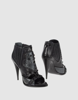 GIVENCHY - CALZATURE - Stivaletti - su YOOX.COM