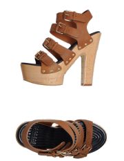 GIVENCHY - Plateausandalen