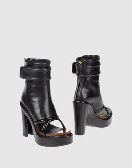 GIVENCHY - CALZATURE - Stivaletti - su YOOX.COM