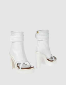 GIVENCHY - CALZATURE - Stivaletti - su YOOX.COM