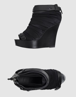GIVENCHY - CALZATURE - Zeppe - su YOOX.COM