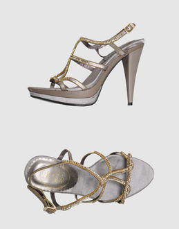 BROOKE LOGAN - CALZATURE - Sandali con plateau - su YOOX.COM