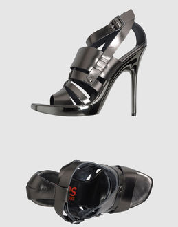 KORS MICHAEL KORS - CALZATURE - Sandali con plateau - su YOOX.COM