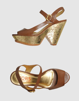 KORS MICHAEL KORS - CALZATURE - Sandali con plateau - su YOOX.COM