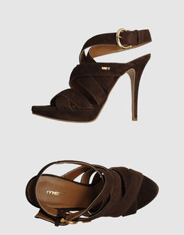 MET - CALZATURE - Sandali con plateau - su YOOX.COM