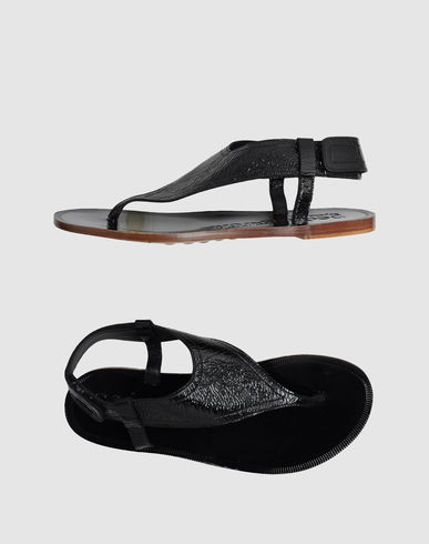 ZOOM PEDRO GARCÍA - Flip flops