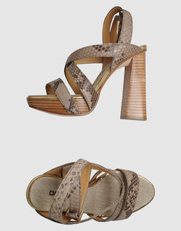 DSQUARED2 - CALZATURE - Sandali con plateau - su YOOX.COM