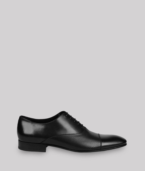 Lace-up shoes