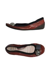 DOVE NUOTANO GLI SQUALI - Ballerinas