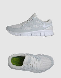 NIKE - SCHUHE - Sneakers - bei YOOX.COM