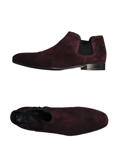 ZOOM HESCHUNG - Moccasins
