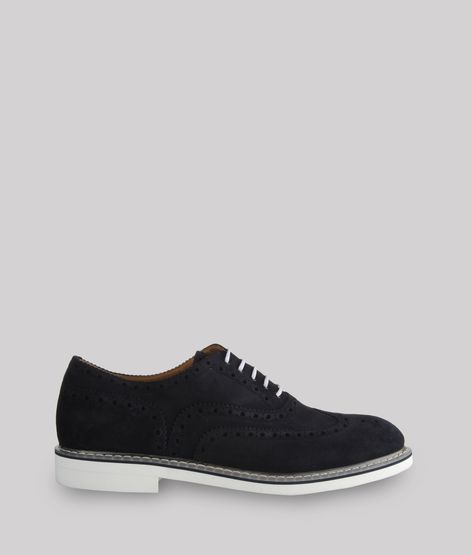 Lace-up shoes
