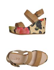 ILENIA P. - Wedge