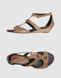 PIKOLINOS - CALZATURE - Sandali con tacco