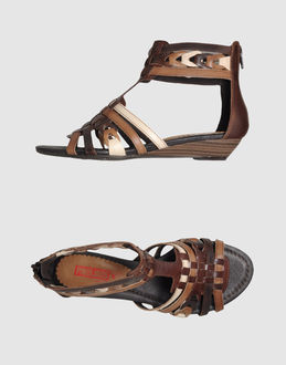 PIKOLINOS - CALZATURE - Sandali con tacco