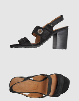 ONE OF 2 - SCHUHE - Plateausandalen - bei YOOX.COM