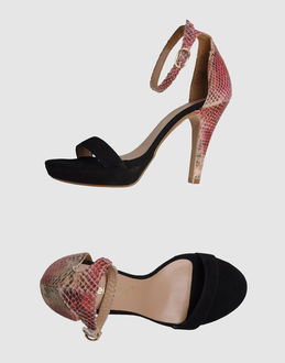 RENATTA JOP - SCHUHE - Plateausandalen - bei YOOX.COM