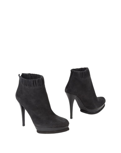 ZOOM STUART WEITZMAN - Ankle boots