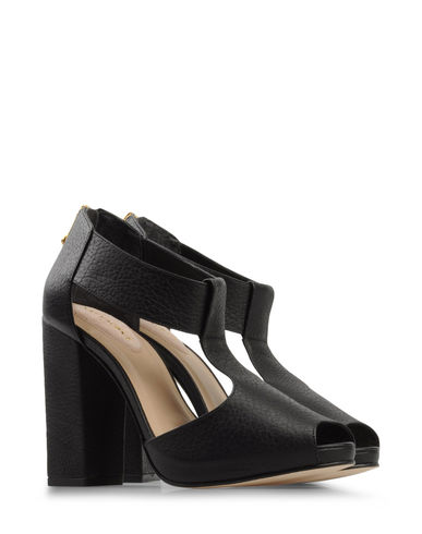 ZOOM KAT MACONIE - Courts with open toe