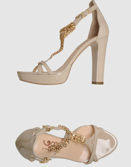 1,618 - SCHUHE - Plateausandalen - bei YOOX.COM