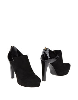 prezzi e offerte GUCCI CALZATURE Ankle booties su YOOX.COM su prezzi in promozione