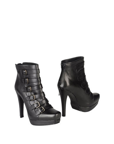 ZOOM STUART WEITZMAN - Ankle boots