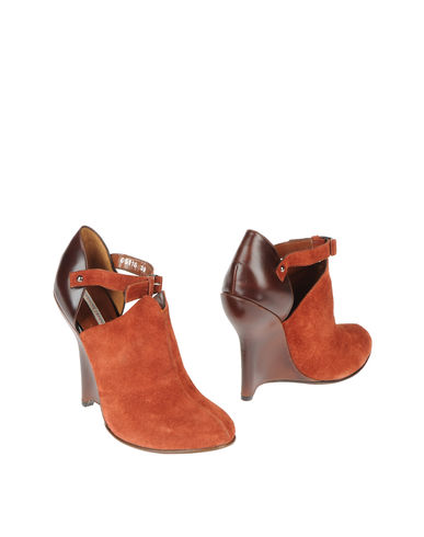 ZOOM OPENING CEREMONY - Shoe boots