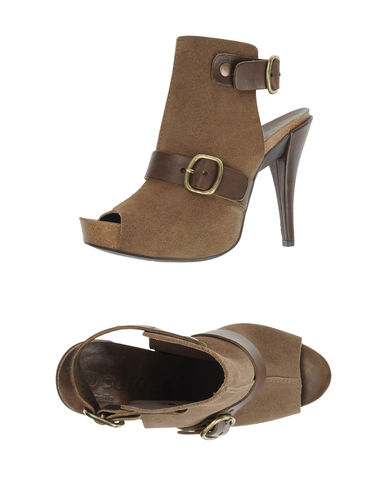 ZOOM PEDRO GARCÍA - Platform sandals