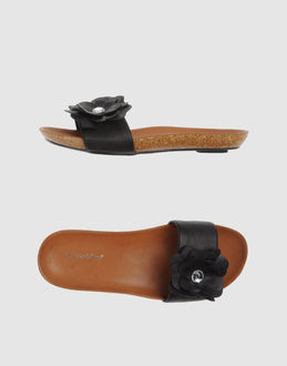 FRANCESCO MILANO - SCHUHE - Slipper-Sandalen - bei YOOX.COM