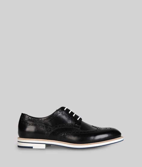 Lace-up shoe
