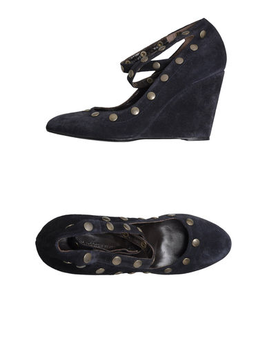 ZOOM TILA MARCH - Wedge