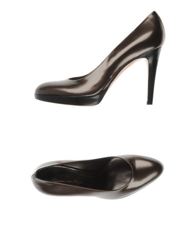 ZOOM GIANVITO ROSSI - Platform courts