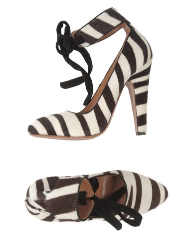 ZOOM ALAÏA - Platform courts