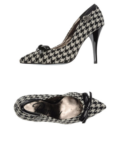 ZOOM REPLAY - Closed-toe slip-ons