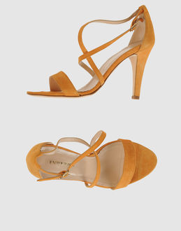 ENTOURAGE - CALZATURE - Sandali con tacco