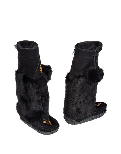 ZOOM MUKLUKS CANADA - Boots