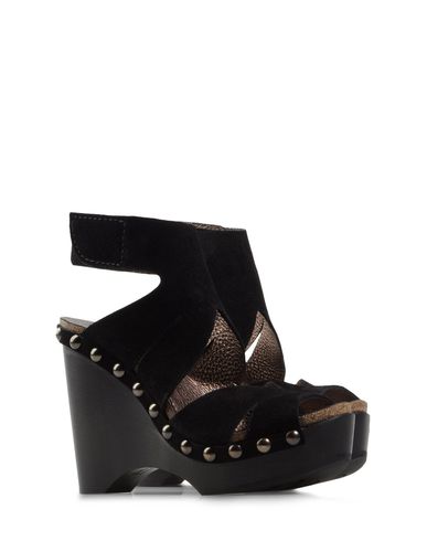 ZOOM PEDRO GARCÍA - Platform sandals
