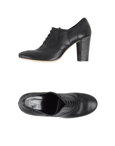 ZOOM STRATEGIA - Lace-up shoes