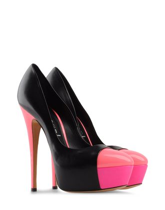 Closed toe - CASADEI