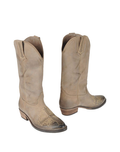 ZOOM JFK - Boots