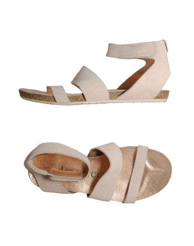 ZOOM PEDRO GARCÍA - Sandals