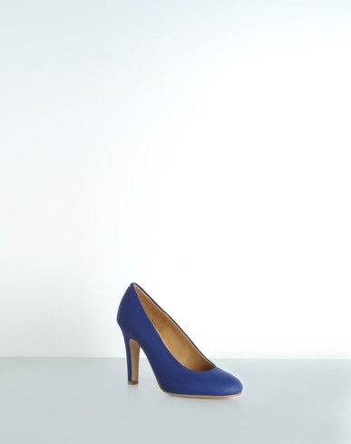 Closed-toe slip-ons 