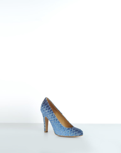 Closed-toe slip-ons 