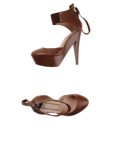 ZOOM N° 21 - Platform sandals