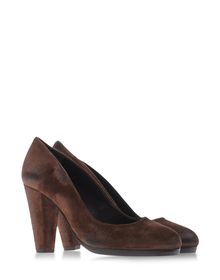 Closed toe - N.D.C. MADE BY HAND
