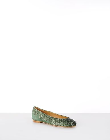 Ballet flats