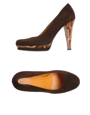 ZOOM HISTORY - Closed-toe slip-ons