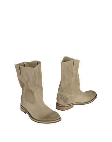 ZOOM WRANGLER - Ankle boots