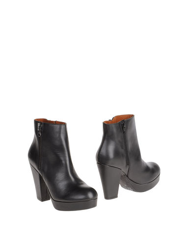 ZOOM 67 SIXTYSEVEN - Ankle boots